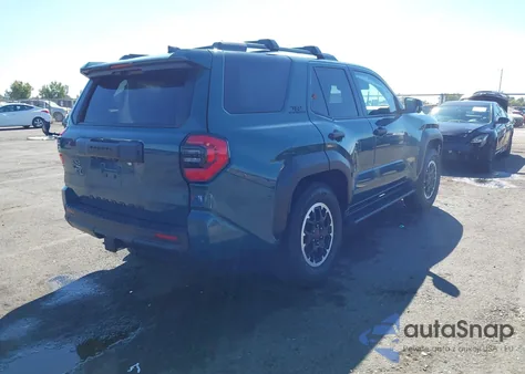 2025 Toyota 4Runner Trd Off Road Premium z USA, uszkodzony, nr VIN JTEVA5BR6S5019553